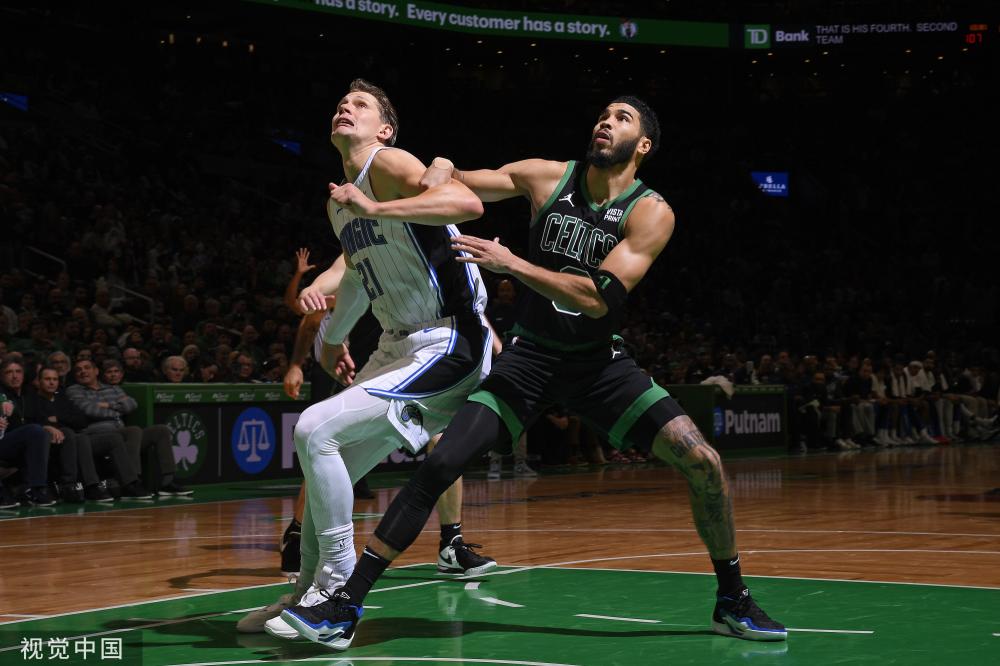 斜向回传中 斜向回传中