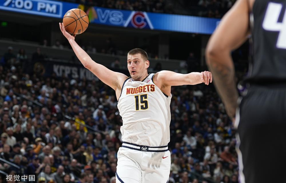 他们不断探 他们不断探