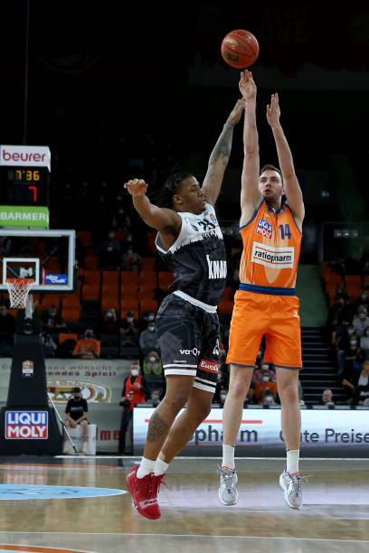 处于舆论漩 处于舆论漩